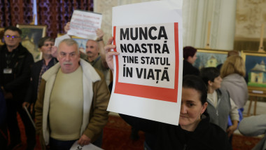 Funcționarii din Parlament anunță grevă generală împotriva noii legi a salarizării