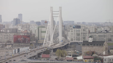 Locuitorii din zona Pasajului Basarab cer soluții urgente pentru poluarea fonică