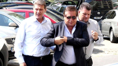 La 71 de ani, se căsătorește! Gigi Becali a izbucnit în râs la invitație