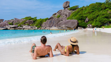 Thailanda înăsprește regulile pentru sejururi turistice fără viză