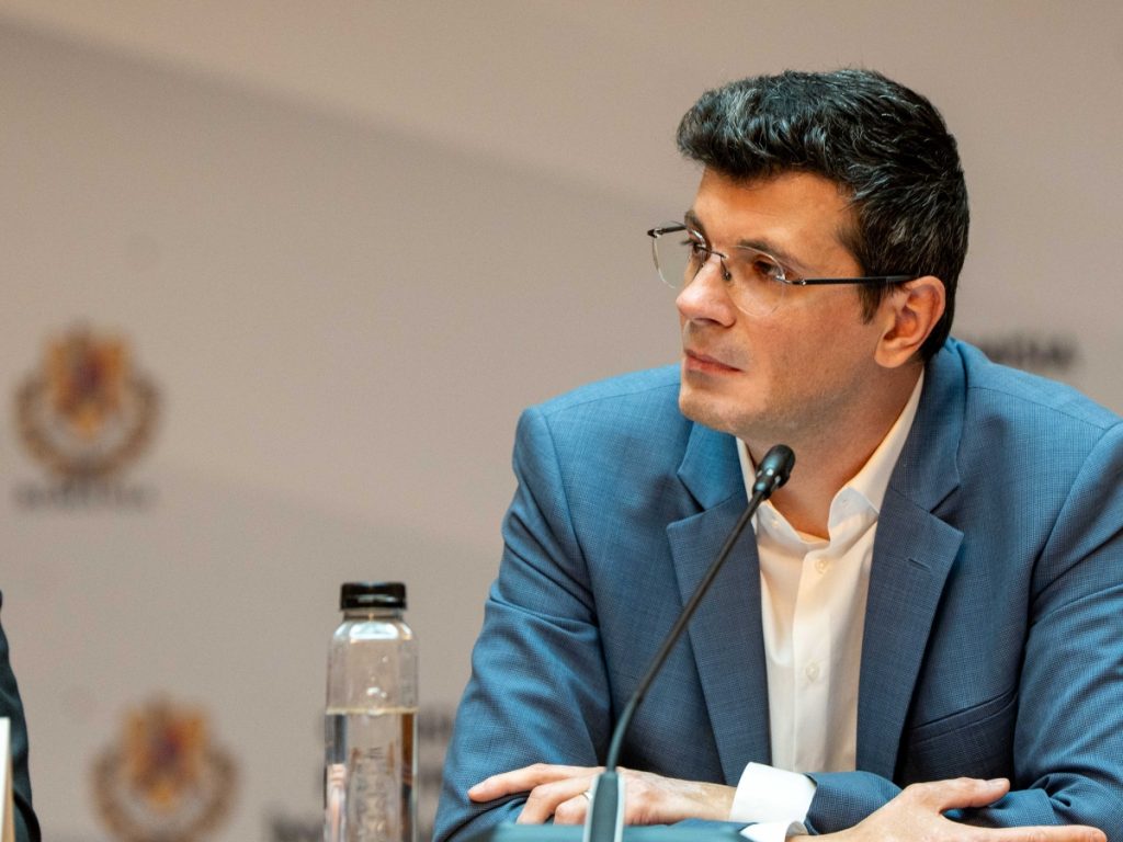 Ministrul Educației, Mihai Dimian, acuzat de presiuni asupra jurnaliștilor Edupedu.ro