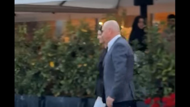 Ilie Bolojan, aplaudat la Oradea după o ieşire dintr-un restaurant