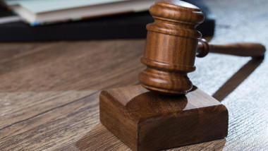 Premierul explică de ce Tribunalul Covasna a suspendat tăierile de posturi