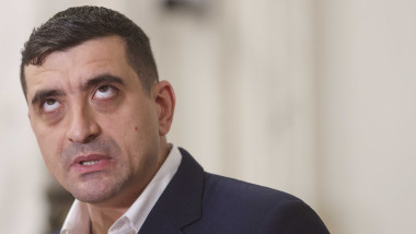 AUR cere urgent premier nou de la președinte Dan.