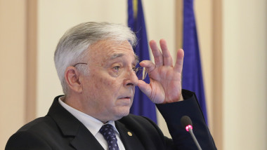 Isărescu: acuzațiile privind cursul euro, „fără fundament