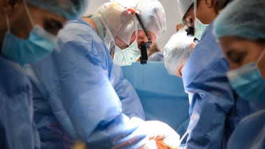 O femeie cu dureri în piept la efort: diagnosticul și tratamentul său