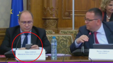 Ministrul Educației: „M-am trezit la 2:00” – explicația pentru telefonul mobil în timpul discursului unei eleve