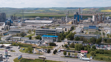 Romgaz aproape de preluarea Azomureș, Bolojan: „Salvăm industria de îngrășăminte