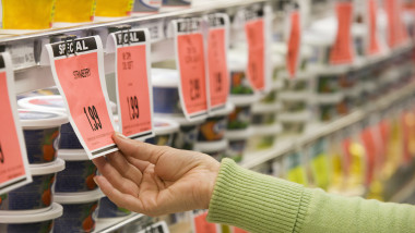 Magazinele de tip discount, câștigă teren în România: clienții se îndreaptă către ele