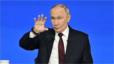 Putin ordonă armatei să protejeze rușii din străinătate