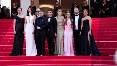 „Fjord”, lui Mungiu, cu Sebastian Stan, aplaudat 12 minute la Cannes