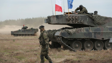 NATO desfășoară exerciții militare în Polonia cu muniție reală lângă granița cu Rusia.