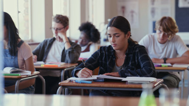 Elevii clasei a IV-a susțin azi proba de Limbă și comunicare la Evaluarea Națională