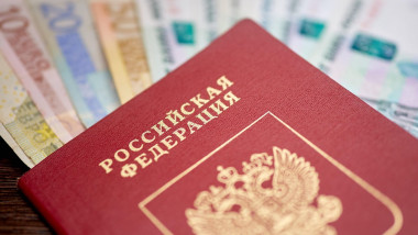 Tactica lui Putin: rușii anti-război, forțați să se întoarcă în Rusia din Europa