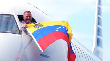 Prima cursă directă SUA-Venezuela după 7 ani aterizează la Caracas cu delegație din Casa Albă