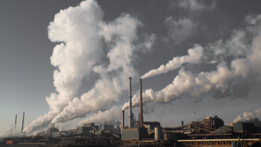 România și alte cinci state UE cer înghețarea certificatelor CO2 gratuite
