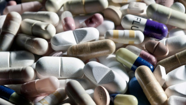 Polonezii oferă 270 milioane euro pe Biofarm, producător român de medicamente