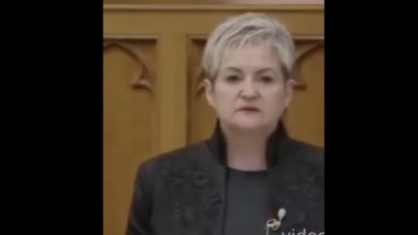 Deputată UDMR depune jurământ în română la Parlamentul Ungariei.
