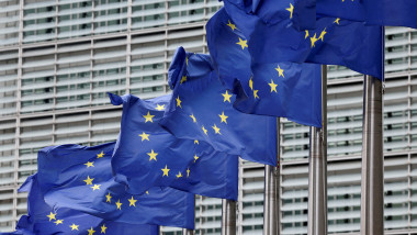 UE în criză: creștere economică slabă și inflație în creștere, avertizează Dombrovskis