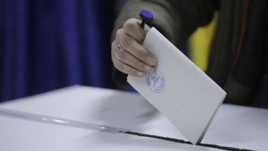 Sondaj-surpriză: AUR devansează PSD și PNL, 32% încredere în Georgescu