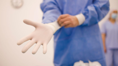 Cabinet închis după moartea unei femei într-o intervenție estetică în Capitală