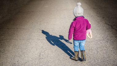 Un copil dispăre în România la fiecare oră: tehnologia modernă, blocată de proceduri vechi