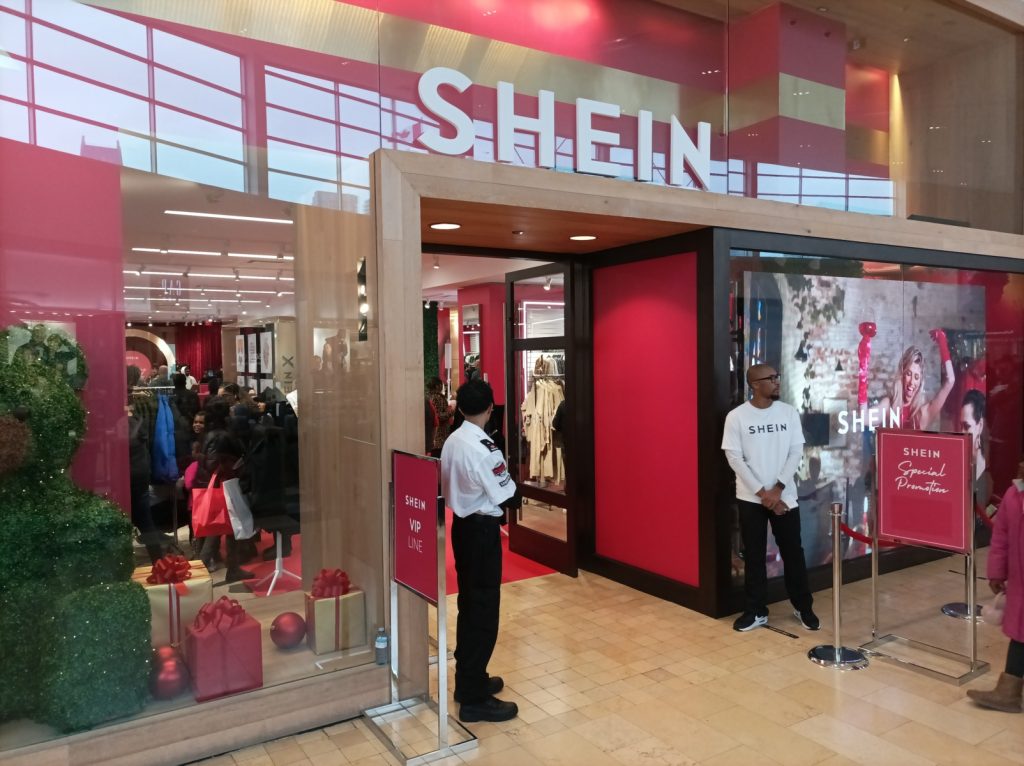 Shein și Temu se înfruntă la Londra într-un proces de încălcări masive de drepturi de autor
