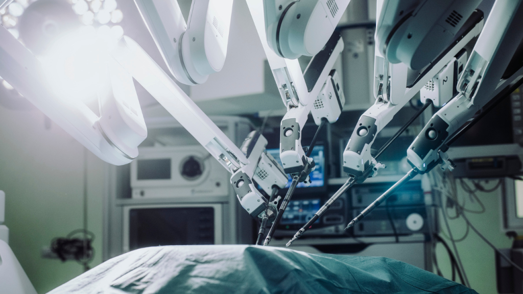 Maica H. alege chirurgia robotică după ani de suferință