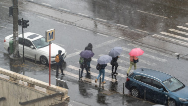 Atenționare meteo: Coduri de ploi, vijelii și vreme rece în aproape toată țara