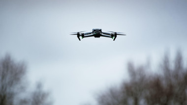 Apar drone suspecte în apropiere de Helsinki; traficul aerian oprit
