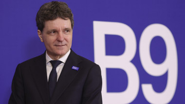 Nicuşor Dan cere creşterea cheltuielilor pentru apărare la Summitul B9