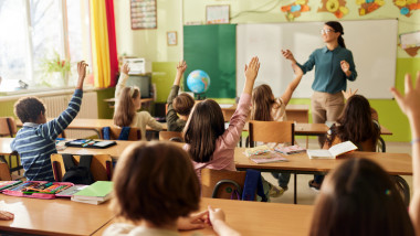 Elevii și profesorii români au zi liberă pe 5 iunie. Care este motivul?