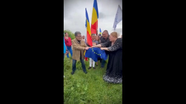 Diana Șoșoacă a sfâșiat drapelul UE chiar de Ziua Europei