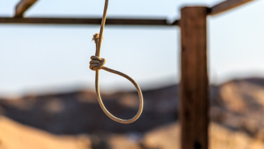 Femeie din Iran, condamnată pentru uciderea soțului, executată după nașterea copilului în închisoare