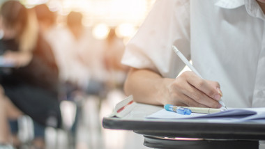 Elevii care susțin Bacalaureatul în 2026: cine se poate înscrie la sesiunea specială din 18 mai