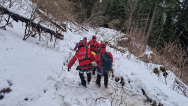 Zeci de oameni salvați de salvamontiști! 70 de cazuri, 32 internări