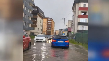 Vreme extremă: Ploi torențiale și vânt puternic, ravagii în toată țara