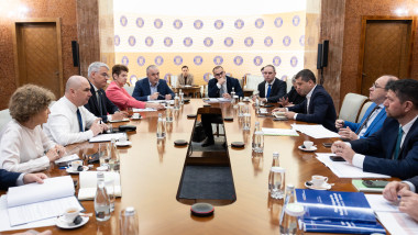 Guvernul analizează proiectele PNRR, Bolojan cere urgentarea fondurilor pentru spitale