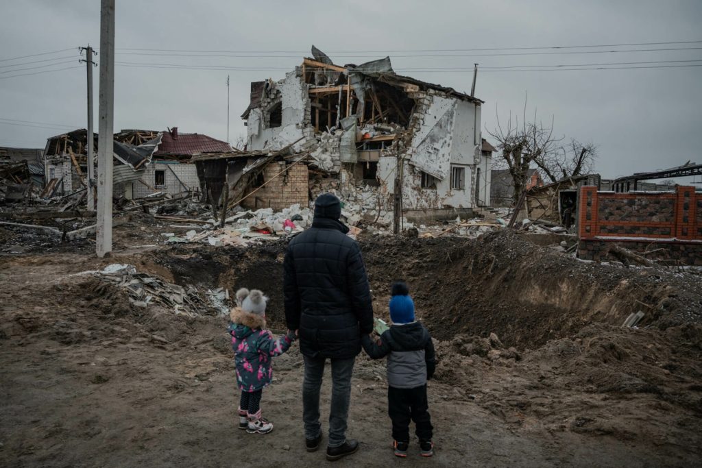 Rusia lansează atacuri masive asupra Kievului, avertizează străinii să fugă