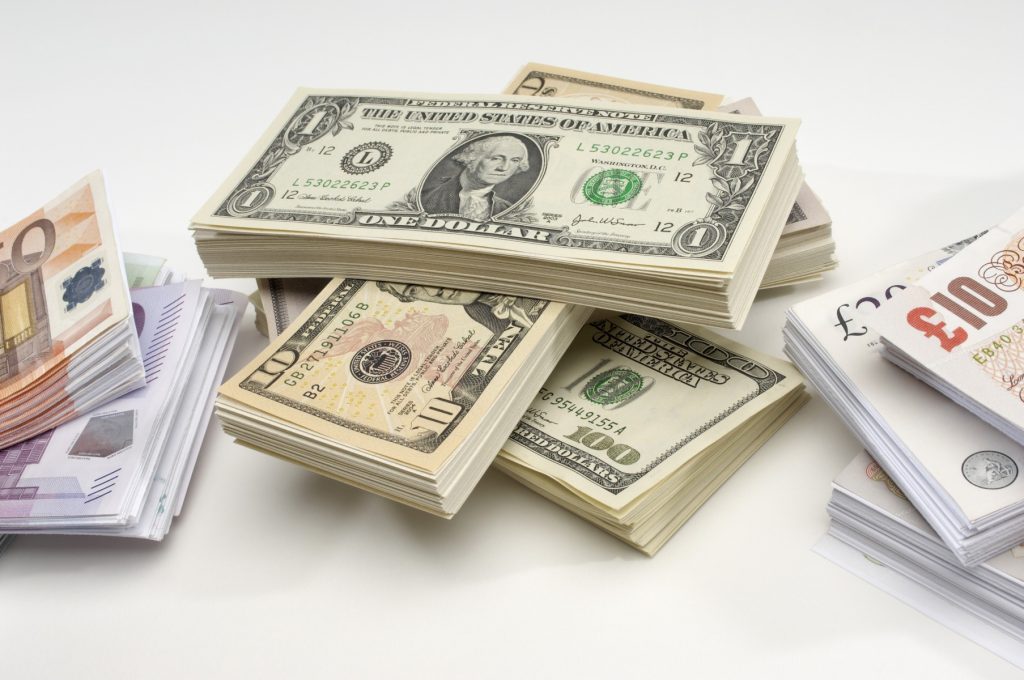 27 de țări cer fonduri de criză de la Banca Mondială și FMI