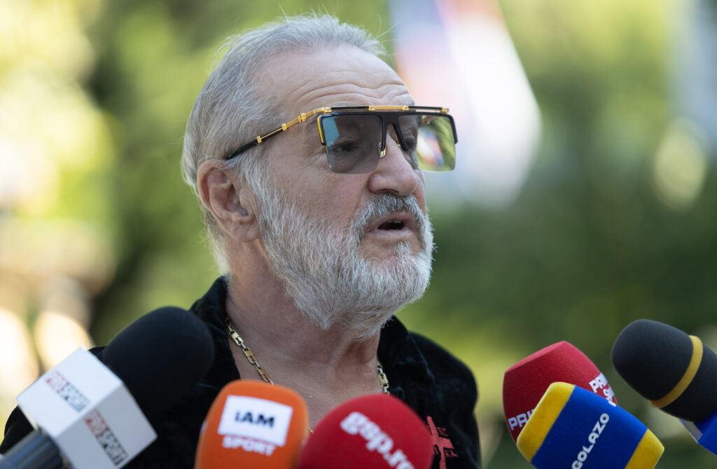George Becali a ajuns la Parlament pentru votul pe moțiunea de azi