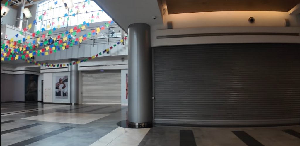 Mall „semi-apocaliptic” reflectă criza economică din Rusia