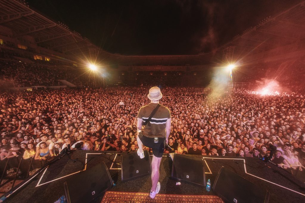 Max Korzh, artistul din Belarus care a umplut Arena Națională cu 39.000 de străini