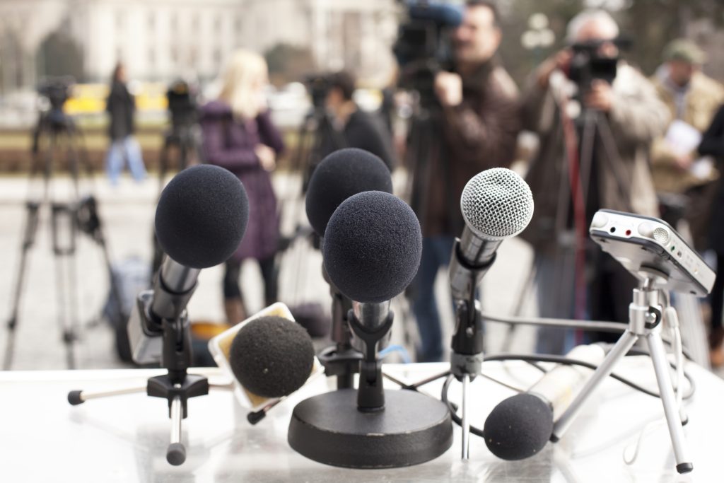 Jurnaliștii de la Recorder, Snoop și Pressone intră în dialog
