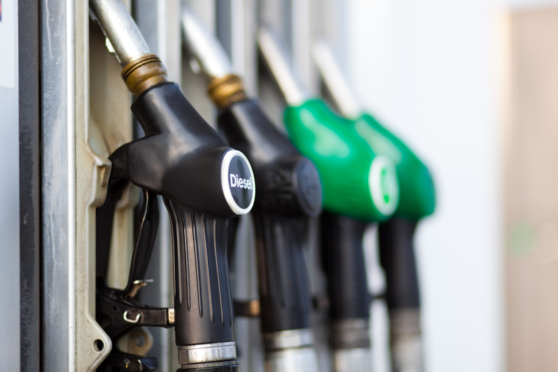 Motorina mai ieftină decât benzina într-un lanț de distribuție din România