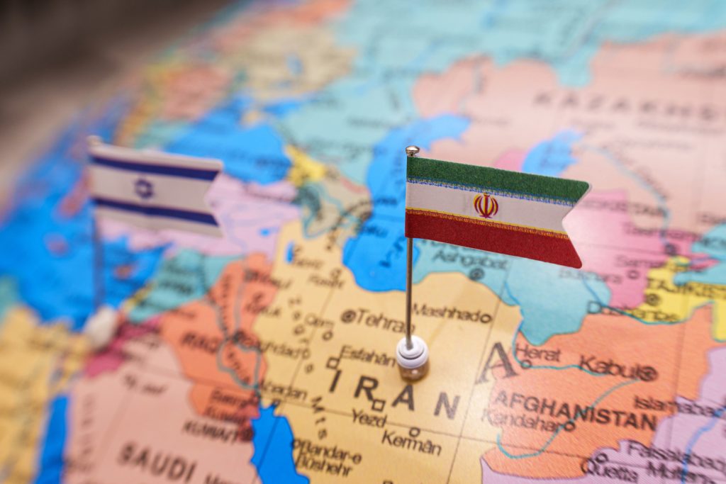 SUA și Iran anunță armistițiu de 60 de zile: Strâmtoarea Ormuz se redeschide