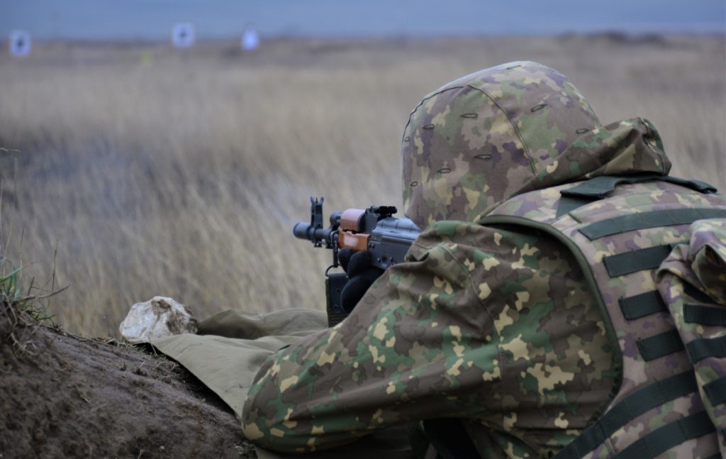 Ucraina pregătește militar elevii din licee printr-un program intensiv