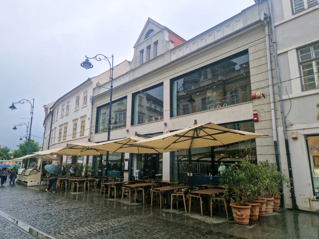 Club din Sibiu închis de poliție pentru fumat în interior