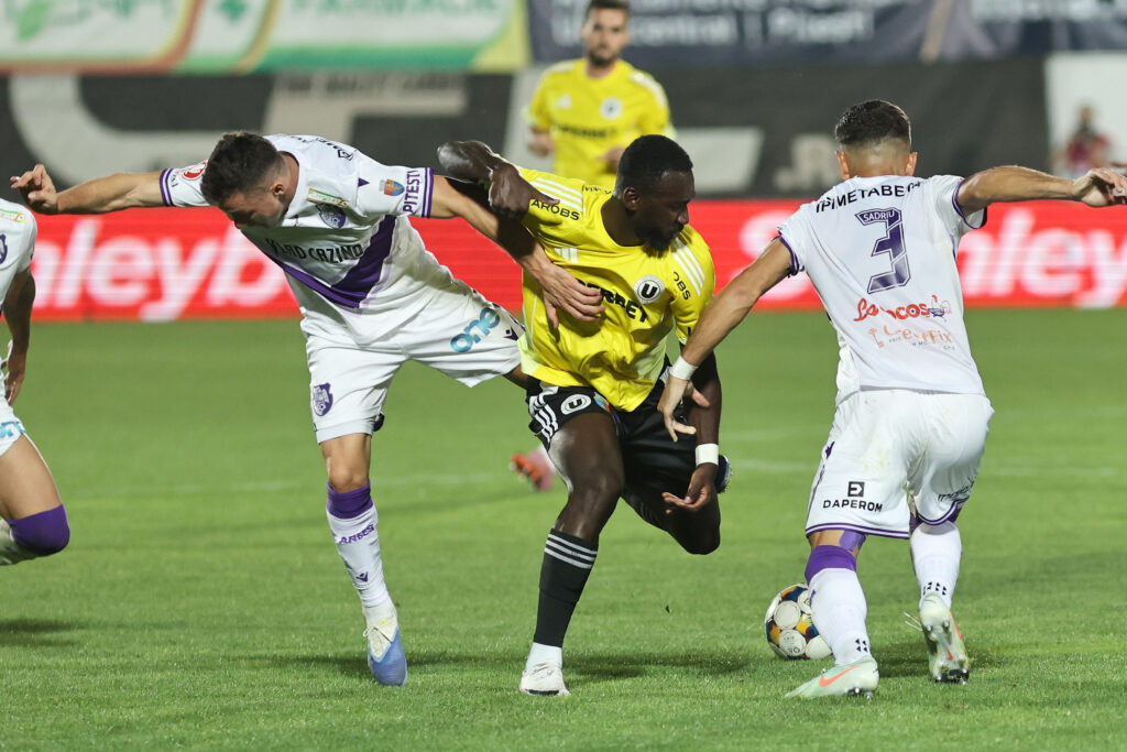 Trei meciuri sâmbătă în Superliga, Cluj – Argeș în play-off