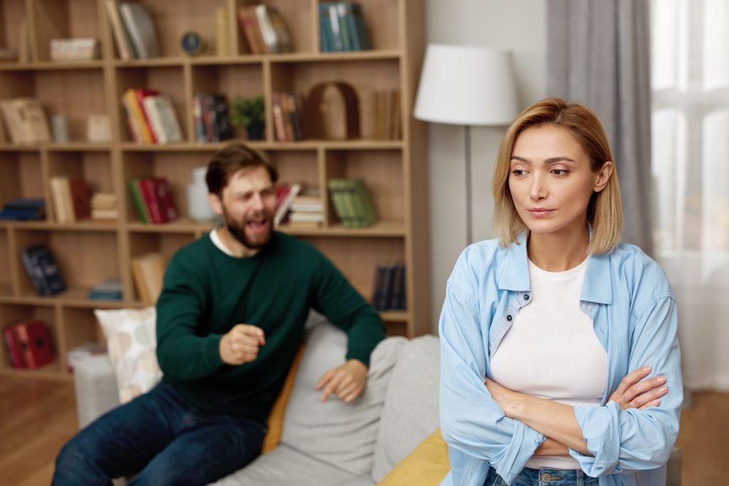 Loialitatea fără limite față de familie: când devine toxică pentru cuplu?